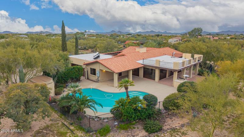 5022 E Calle De Los Flores