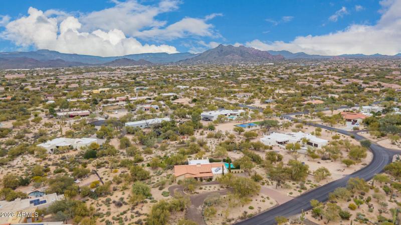 5022 E Calle De Los Flores