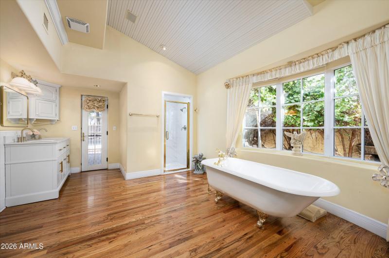 11-30EGlendaleAve-11