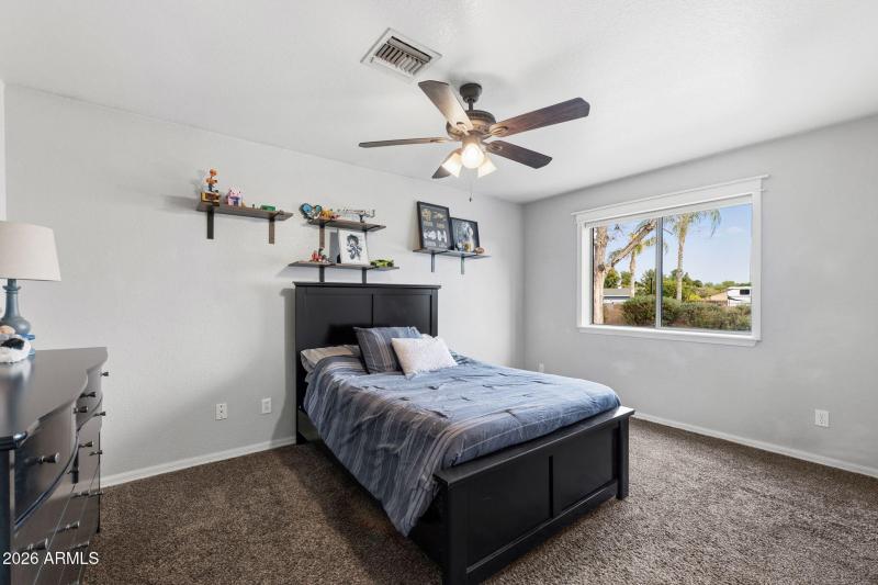 034__1822 E Lexington Ave