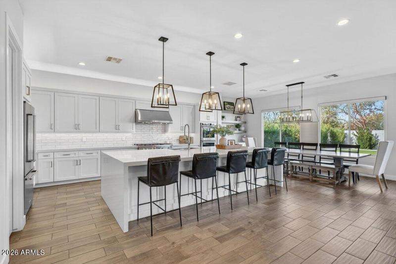 007_27-web-or-mls-64-e_marsh_rd_971