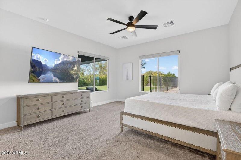 025_47-web-or-mls-54-e_marsh_rd_186