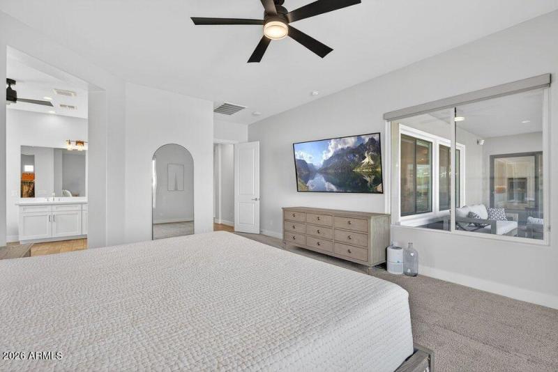 026_48-web-or-mls-55-e_marsh_rd_37