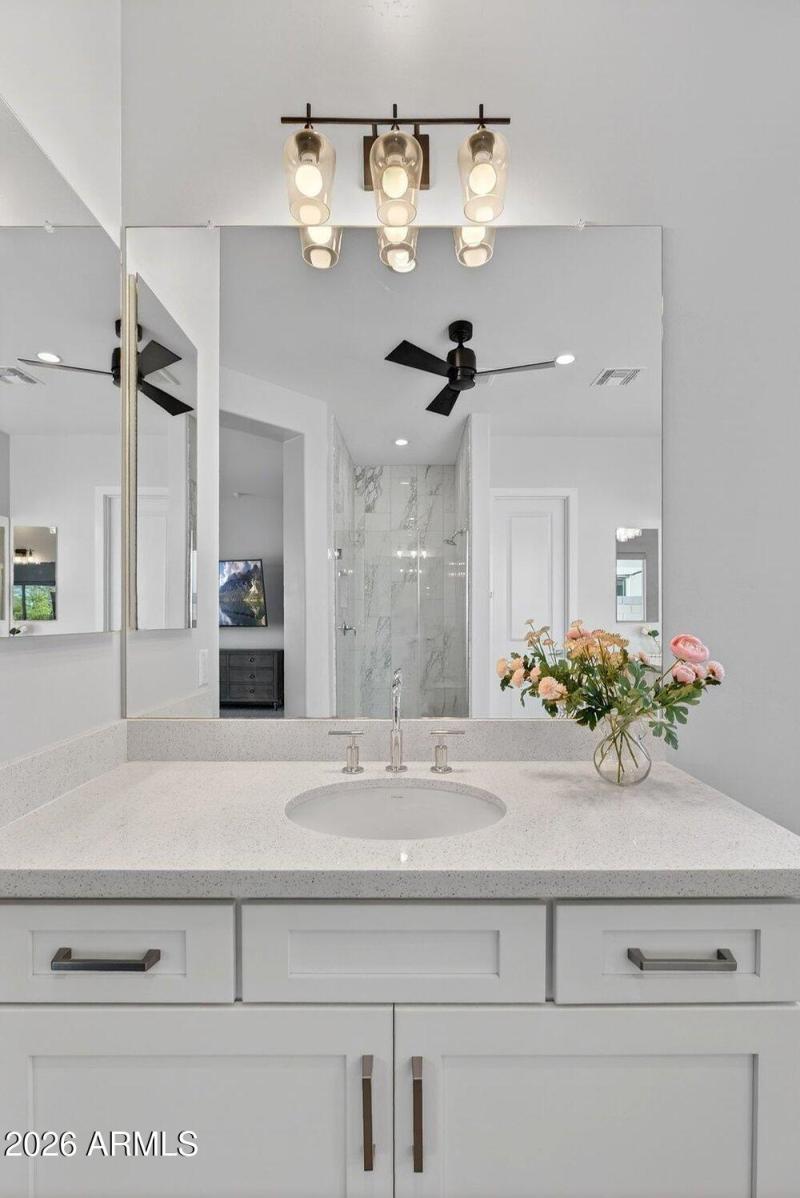 028_50-web-or-mls-57-e_marsh_rd_872