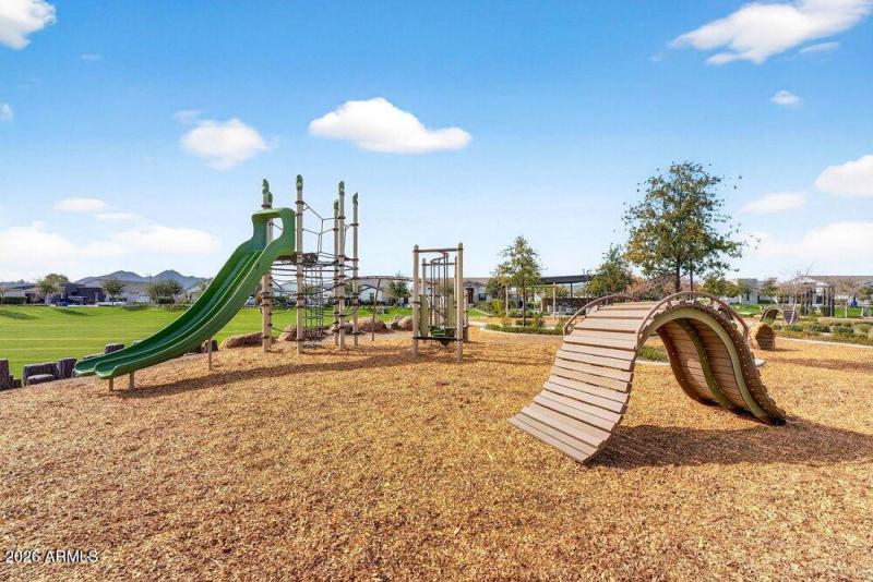 064_117-web-or-mls-28-e_marsh_rd_210