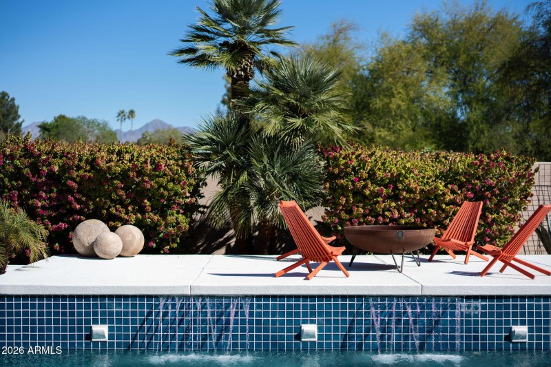 Elevated Patio / Dining Area