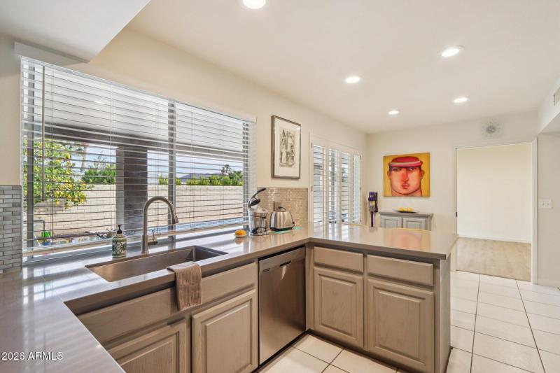 14-web-or-mls-North 25th Pl-S0702-014