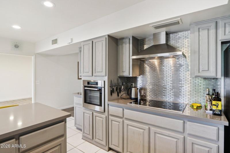 15-web-or-mls-North 25th Pl-S0702-015