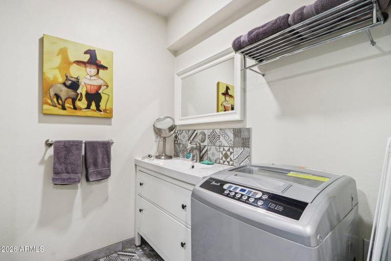 36-web-or-mls-North 25th Pl-S0702-036