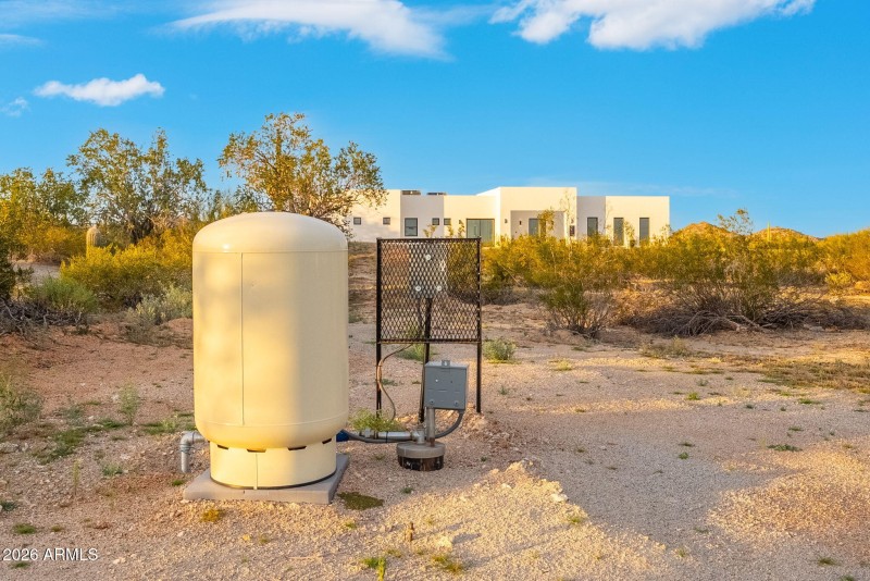 12-web-or-mls-DSC01038-HDR-Edit