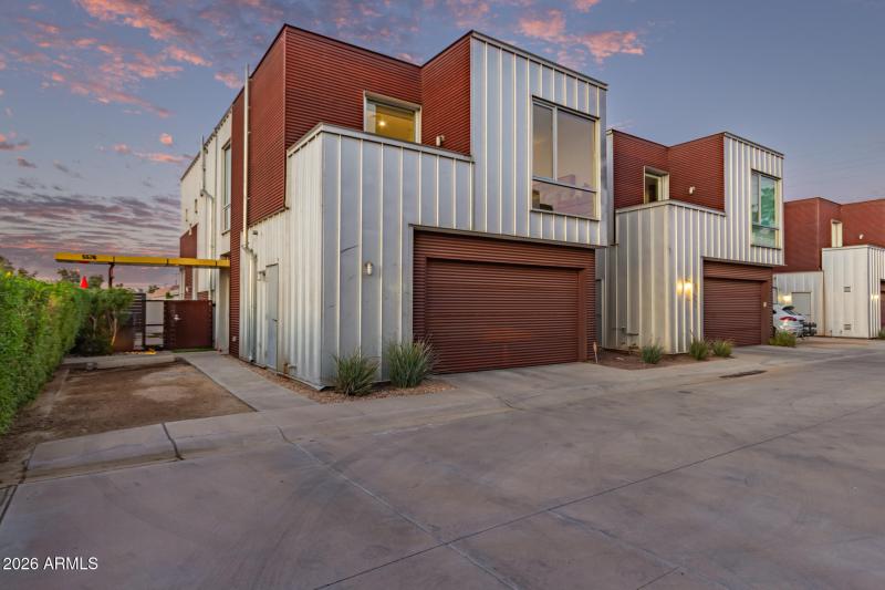 Corner unit Eco-Sensitive Design