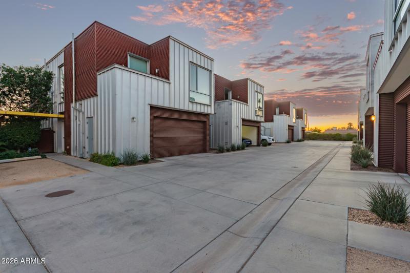 Corner unit of 8 townhomes