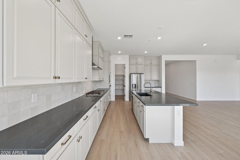 14-web-or-mls-E Saddle Way-S0902-014