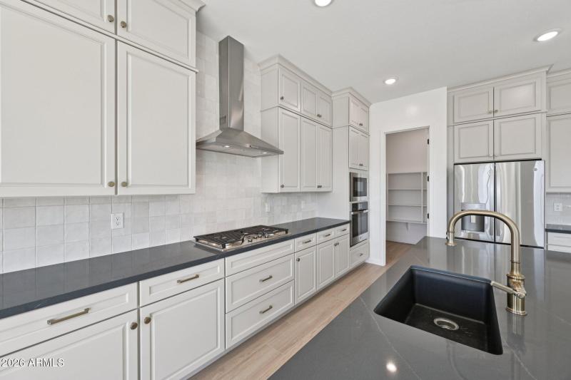 16-web-or-mls-E Saddle Way-S0902-016