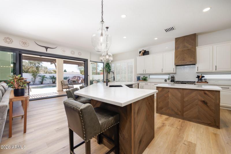 E Dubois Ave (4167)-6