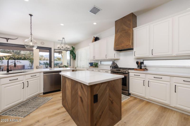 E Dubois Ave (4167)-12