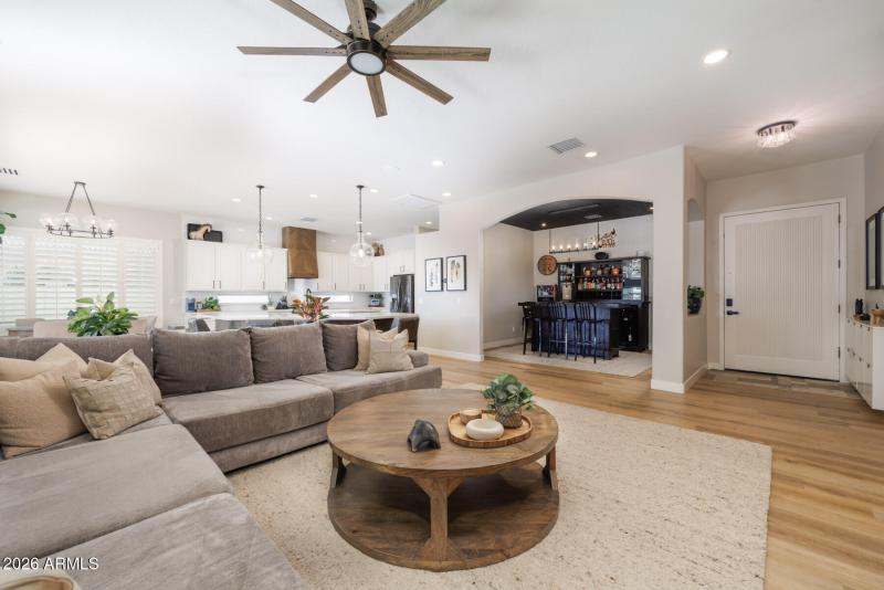 E Dubois Ave (4167)-16