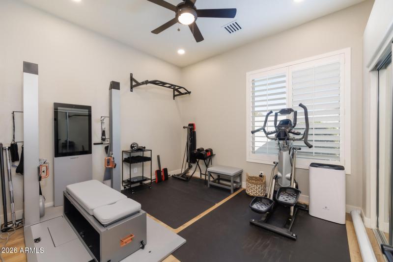 E Dubois Ave (4167)-27