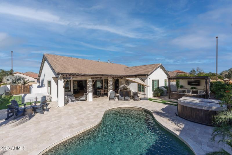 E Dubois Ave (4167)-41