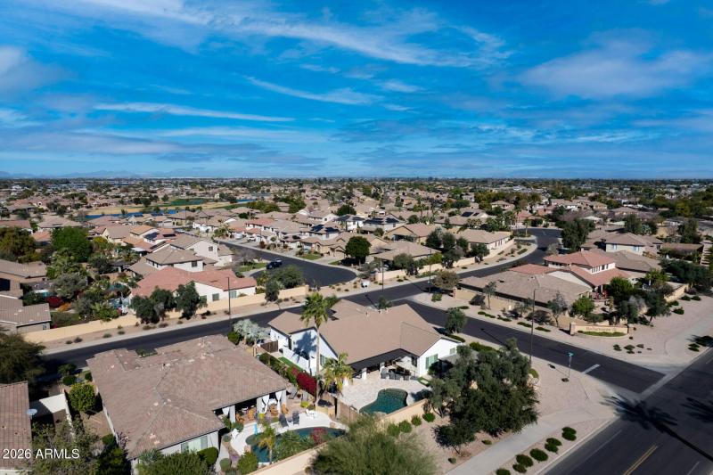 E Dubois Ave (4167)-53