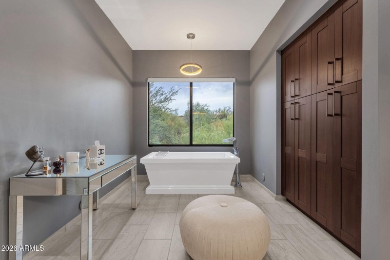 027_Primary Ensuite Bathroom II