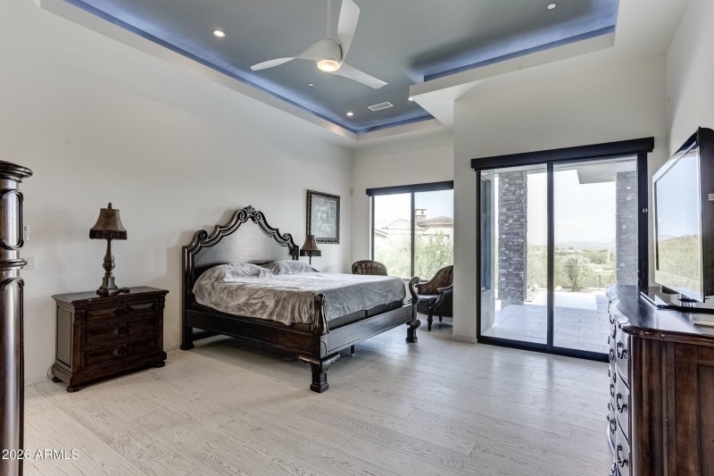 031_2nd Primary Bedroom