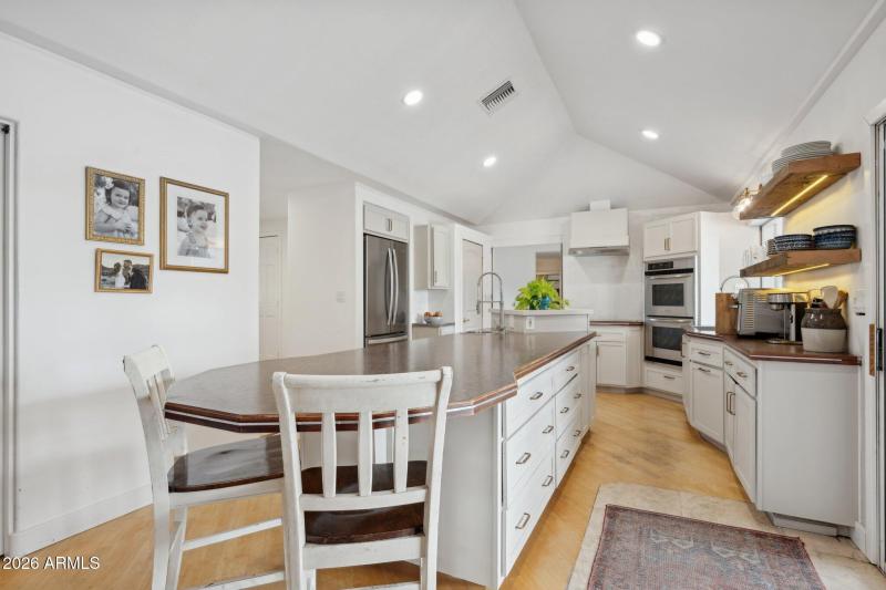 10-web-or-mls-6001-e-thunderbird-rd