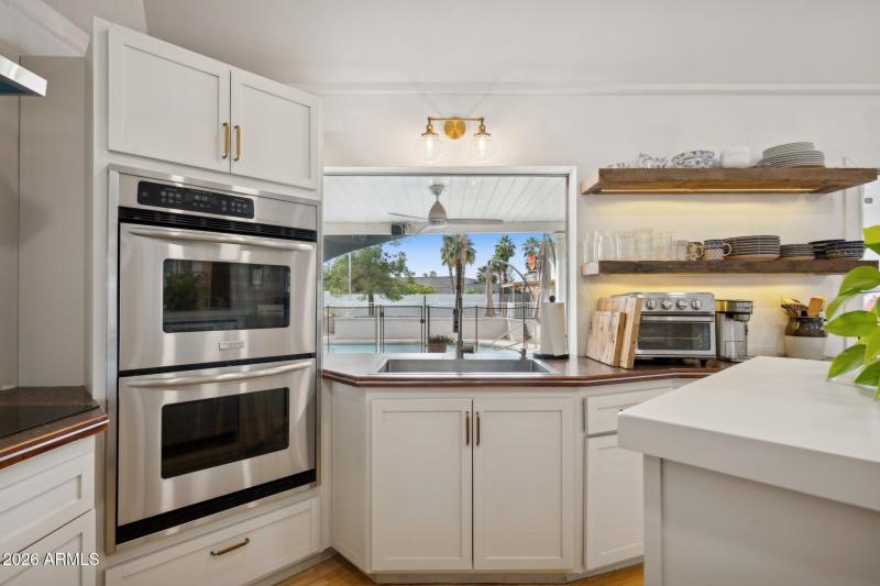 14-web-or-mls-6001-e-thunderbird-rd