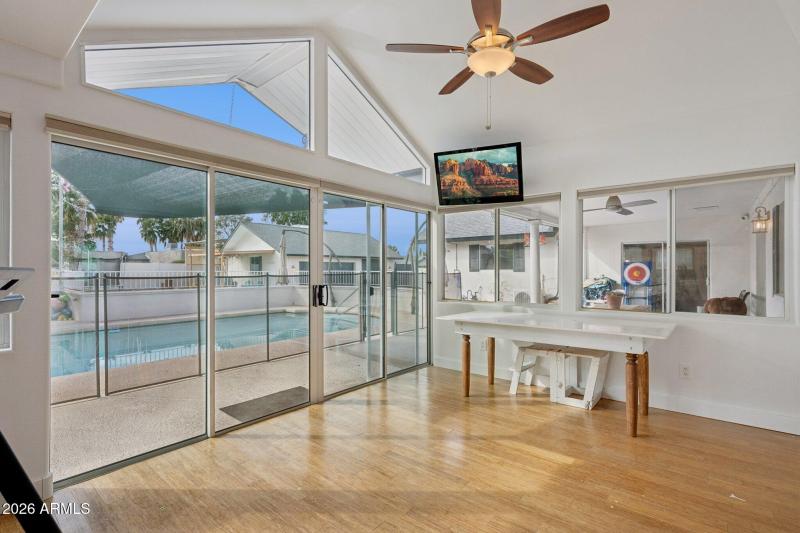 38-web-or-mls-6001-e-thunderbird-rd