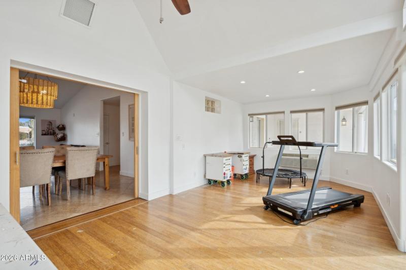 39-web-or-mls-6001-e-thunderbird-rd