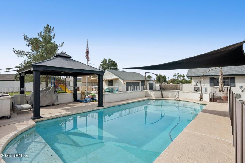 49-web-or-mls-6001-e-thunderbird-rd