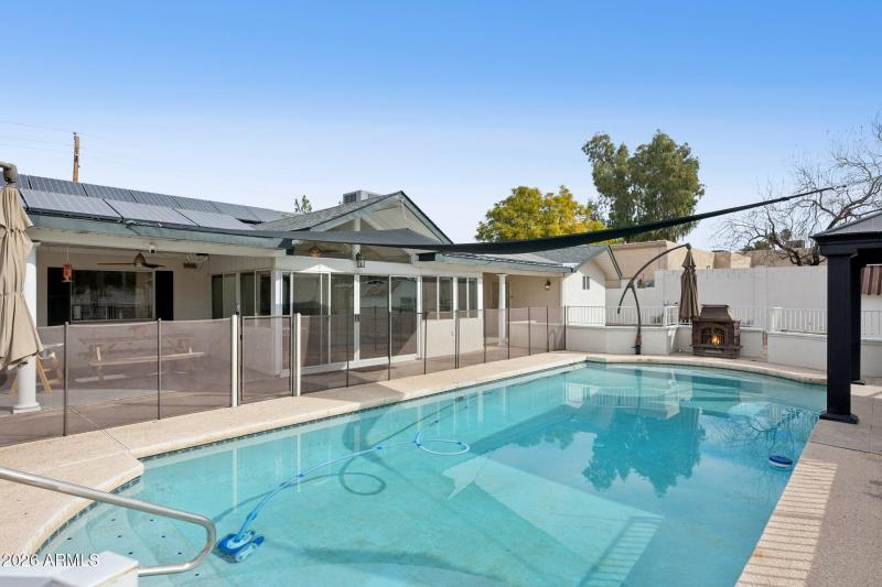 51-web-or-mls-6001-e-thunderbird-rd