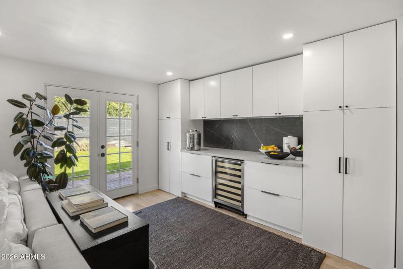 Beverage Bar/Storage