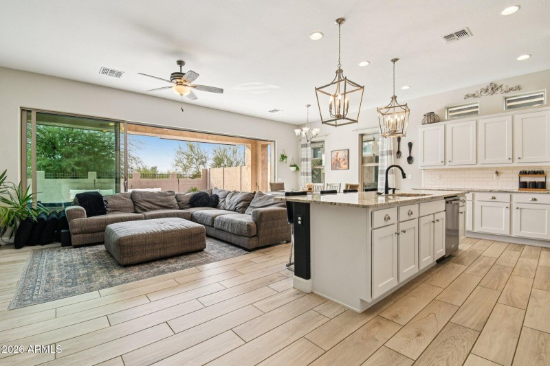 6-web-or-mls-N Bernard Cir-S1202-006