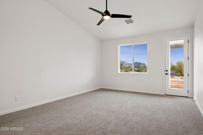 18-web-or-mls-20122-w-hazelwood-st