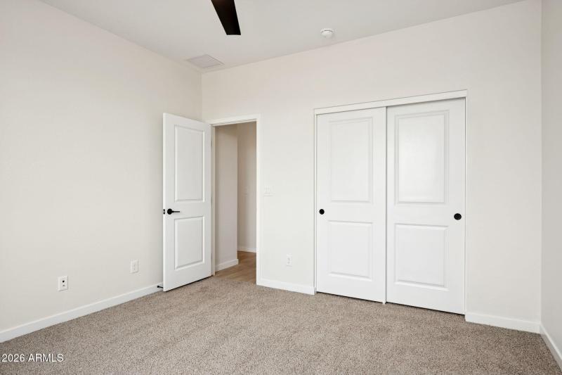 27-web-or-mls-20122-w-hazelwood-st