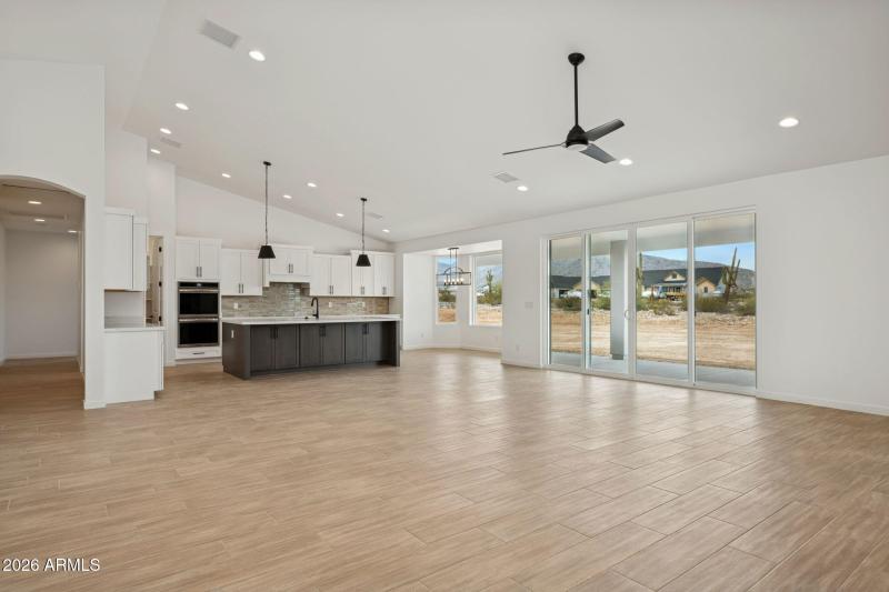 6-web-or-mls-20136-w-hazelwood-st