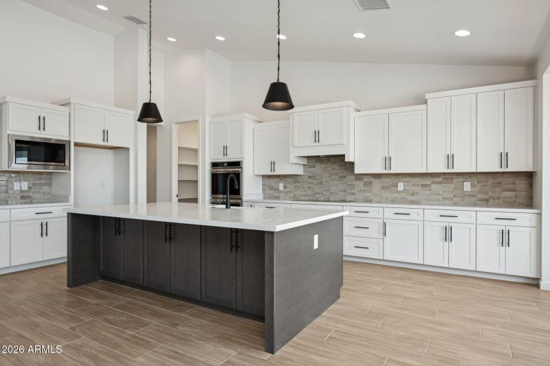 12-web-or-mls-20136-w-hazelwood-st