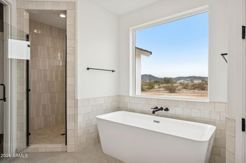 24-web-or-mls-20136-w-hazelwood-st