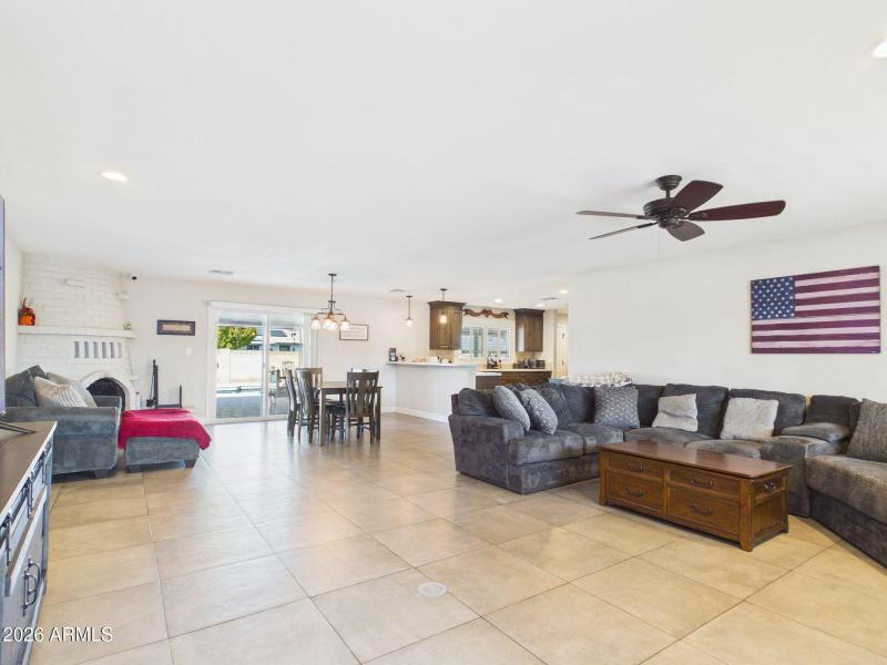 1-web-or-mls-CAM03379G0-PR0180-STILL001