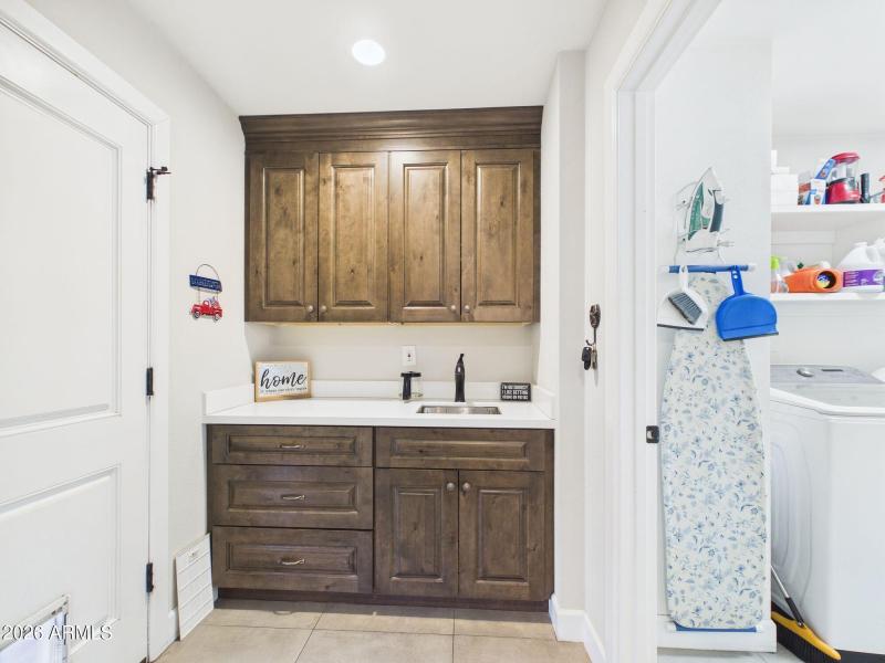 11-web-or-mls-CAM03379G0-PR0180-STILL011