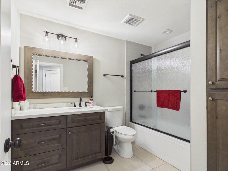 13-web-or-mls-CAM03379G0-PR0180-STILL013