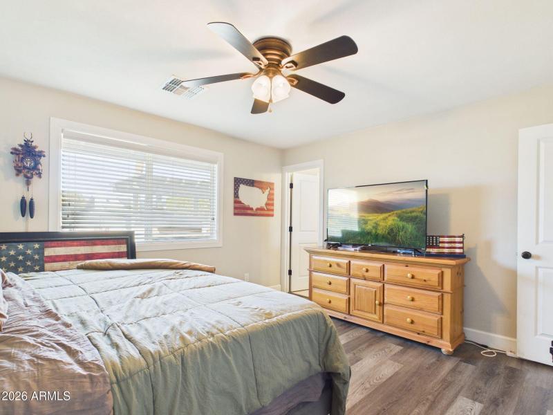 19-web-or-mls-CAM03379G0-PR0180-STILL019