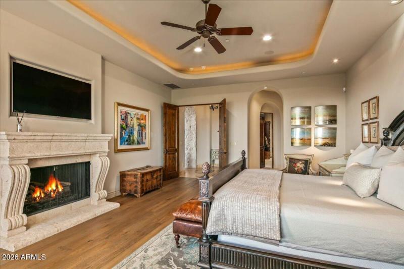 34-Primary Suite Details