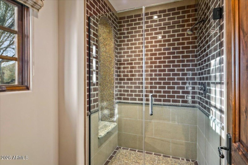 57-Ensuite 2 Bath ~ Showers