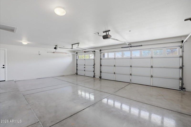 3 Gar Garage W Epoxy