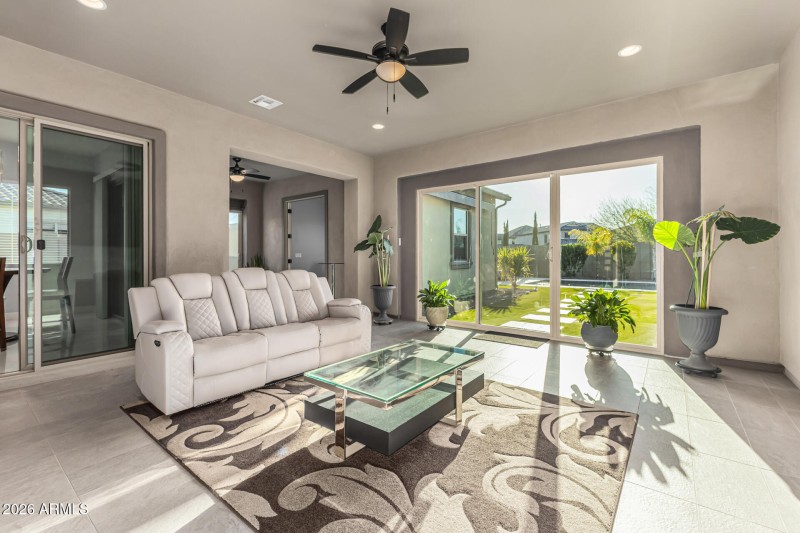 Entertainment Lounge