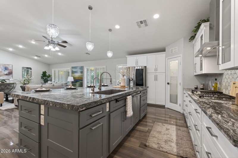 103_3533_N_159th_Ln12 (1)_mls