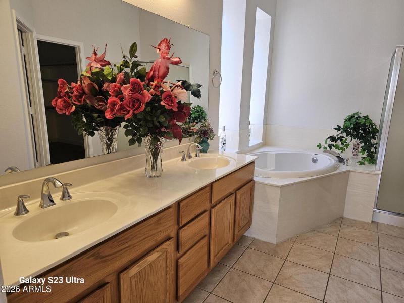 HUGE MASTER BATHROOM