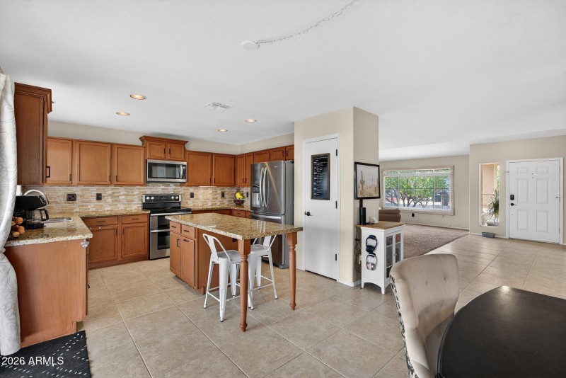 21-web-or-mls-27W Lone Cactus Dr